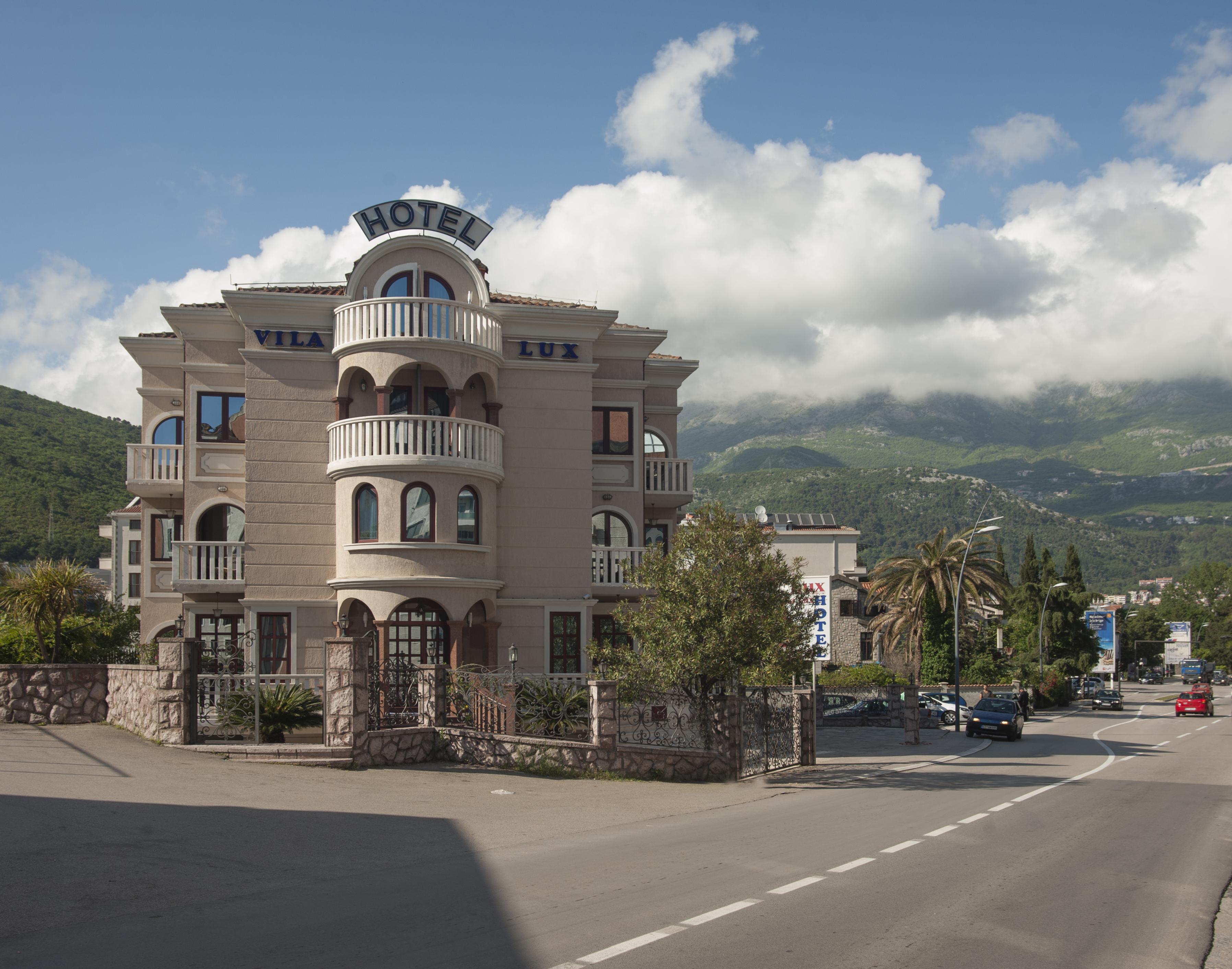 Hotel Vila Lux Budva Exterior photo